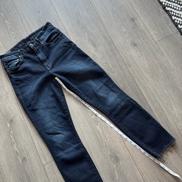 MOTHER High Waisted Looker Ankle Fray Jean Last Call Size 25 Dark Denim - Picture 12 of 12